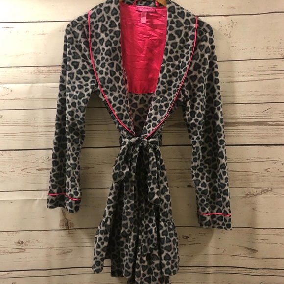 Betsey Johnson Other - Betsy Johnson Leopard Heart Print Robe